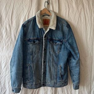 Shearling Line Levi’s Trucker Jacket